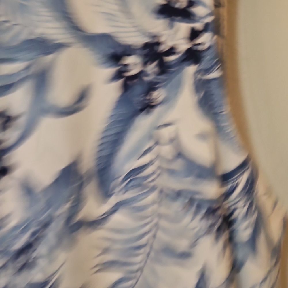 Tommy Bahama Blue and White Floral Mini Dress M 🍁 - Picture 4 of 7